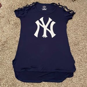 New York Yankees shirt